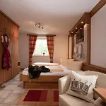 ホテル Hotel-gasthof Der Wiesengrund 3*