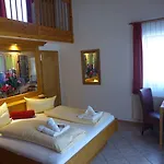 ホテル Hotel-gasthof Der Wiesengrund 3*